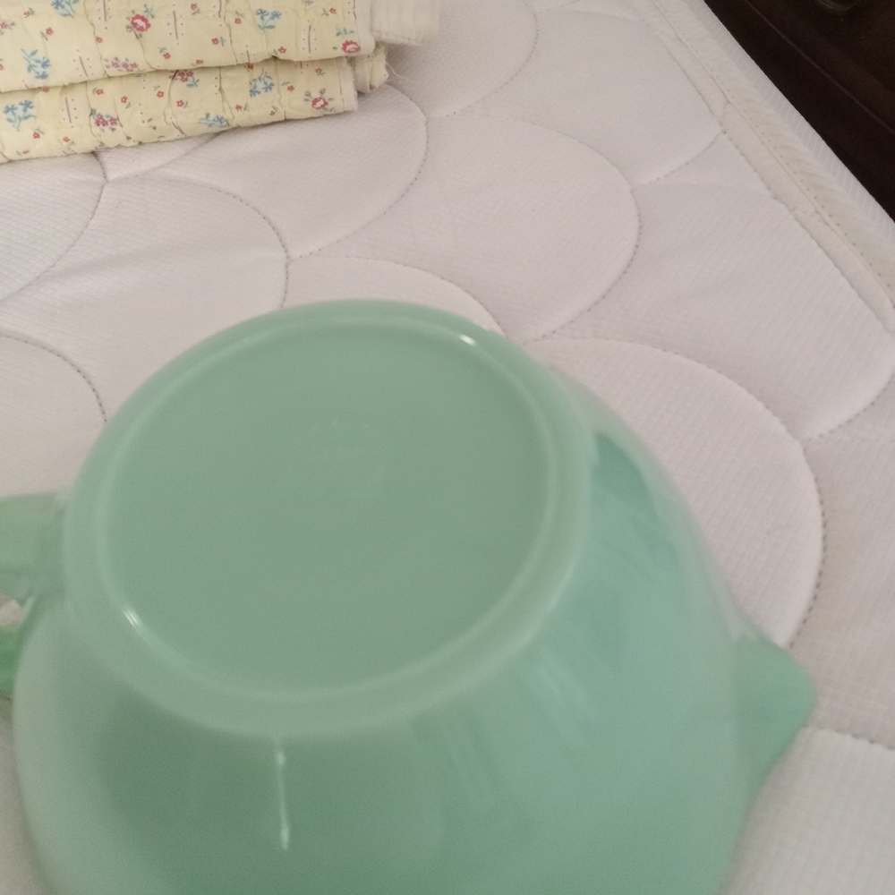 Vintage Green Jadite Spouted Batter Bowl Fire King 1930s - Picture 2 of 3